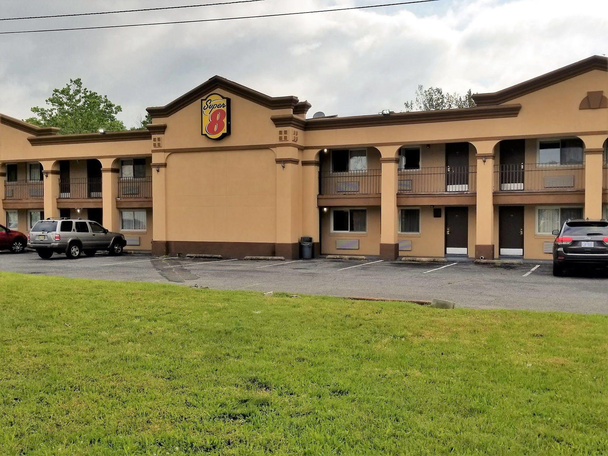 Travelodge By Wyndham Bellmawr Exterior photo